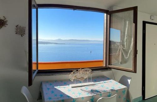 La Maddalena Apartamento | Appartamentino panoramico.con finestra sul mare!