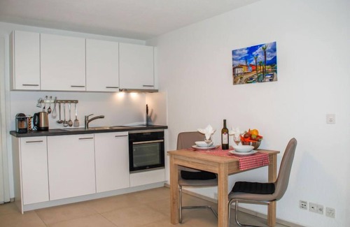 Muralto Apartamento | Appartamento 2- Giardino by Interhome