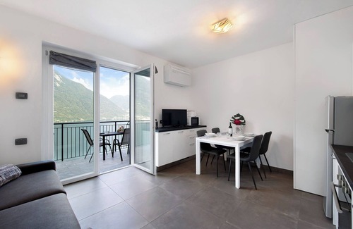 Nesso Apartamento | Appartamento 8 Il Tornante con vistas al lago y a la montaña, Wi-Fi, aire acondicionado y balcón