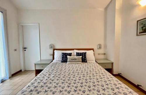 Gabicce Mare Apartamento | APPARTAMENTO -C- VISTA MARE con 2 camere da letto-Residence Azzurro