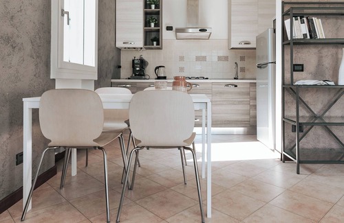 Ponso Apartamento | Appartamento Ciesazza, su piso con vista al jardín entre Venezia y Verona