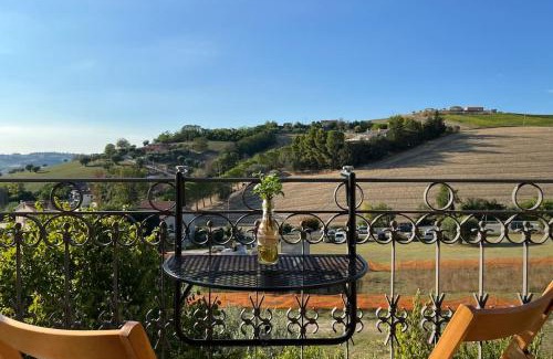 Fermo Apartamento | [Appartamento con vista] Finestra sulle colline