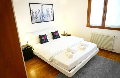 Aviano Apartamento | Appartamento Confortevole, vicino a CRO e Base USA