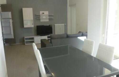 Cannero Riviera Apartamento | Appartamento FIORE