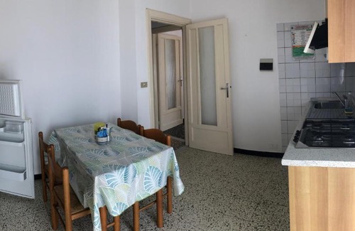 Spotorno Apartamento | Appartamento in pieno centro a 100m dal mare