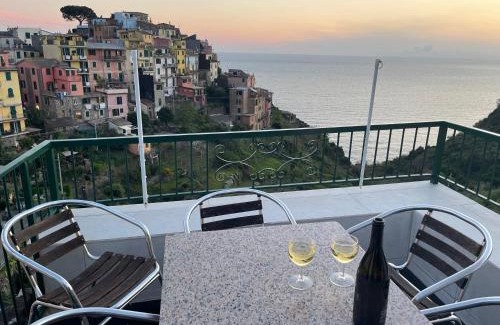 Corniglia Apartamento | Appartamento Isola - In the center with Terrace - sea view & AC