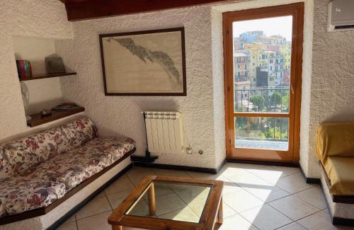 Corniglia Apartamento | Appartamento Isola - In the center with Terrace - sea view & AC