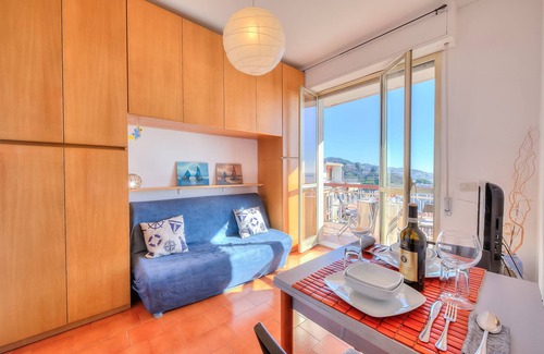 Sanremo Apartamento | Appartamento Magenta few min From sea