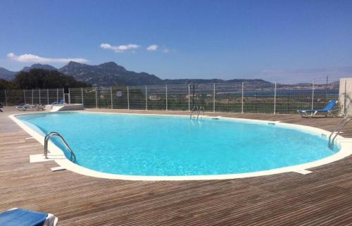 Lumio Apartamento | Appartamento Mirella con piscina