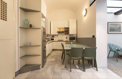Sant' Ambrogio Apartamento | Appartamento Pilastri 35