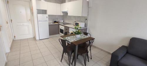 Arona Apartamento | Appartamento Silvia