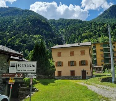 Campodolcino Apartamento | Appartamento sul Liro