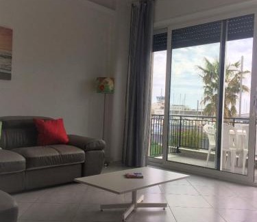 Loano Apartamento | Appartamento sul porto