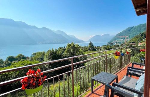 Visgnola Apartamento | Appartamento Tivano, balcone con vista lago