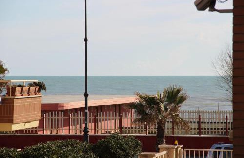 Quartiere XXXIV Lido di Ostia Levante Apartamento | Appartamento Via dei Fabbri Navali