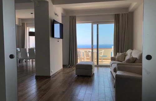Capo d'Orlando Apartamento | Appartamento vista mare Capo D'orlando