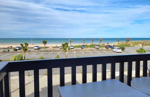 Merville-Franceville-Plage Apartamento | Appartement familial centre ville avec parking et animaux permis - FR-1-465-90