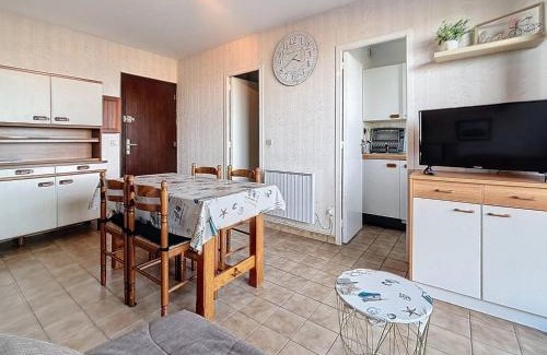 Merville-Franceville-Plage Apartamento | Appartement familial centre ville avec parking et animaux permis - FR-1-465-90