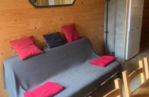 Saint-Jacques-des-Blats Apartamento | Appartement Style Chalet 12 Personnes