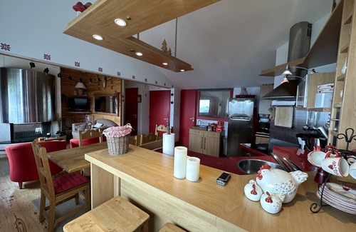 Saint-Jacques-des-Blats Apartamento | Appartement avec cheminée à altitude 1500