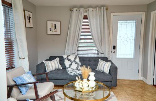 Saint-Edmond Apartamento | Appartement moderne 3 chambres avec spa, jardin privé & parking gratuit - accès autonome