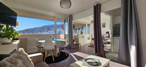 Besse-et-Saint-Anastaise Apartamento | Appartement terrasse pied des pistes coeur station wifi
