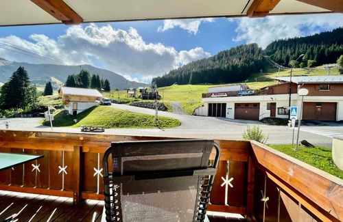 Notre-Dame-de-Bellecombe Apartamento | Appartement charme pieds des pistes avec terrasse et WIFI inclus - FR-1-505-197