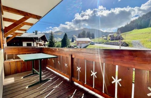 Notre-Dame-de-Bellecombe Apartamento | Appartement charme pieds des pistes avec terrasse et WIFI inclus - FR-1-505-197