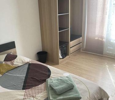 Saint-Etienne-du-Rouvray Apartamento | Appartement 6 couchages environnement paisible