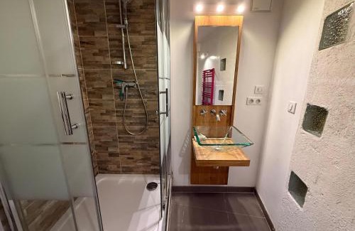 Saint-Quentin-la-Poterie Apartamento | Appartement P2 à 4km D'UZÈS