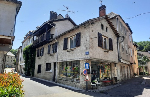 Beaulieu-sur-Dordogne Apartamento | Appartement , Centre de Beaulieu sur Dordogne, Avec Balcon Privé