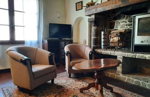 Beaulieu-sur-Dordogne Apartamento | Appartement , Centre de Beaulieu sur Dordogne, Avec Balcon Privé