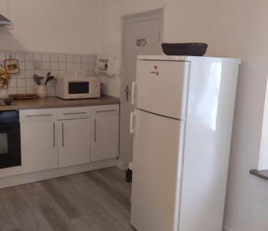 Besse-en-Chandesse Apartamento | Appartement Le Paradou à Besse
