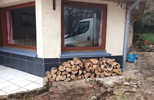 L'Hopital-du-Grosbois Apartamento | Appartement La Véranda en Plein Cœur du Doubs Proche Suisse. Animaux Acceptés