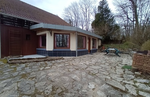 L'Hopital-du-Grosbois Apartamento | Appartement La Véranda en Plein Cœur du Doubs Proche Suisse. Animaux Acceptés