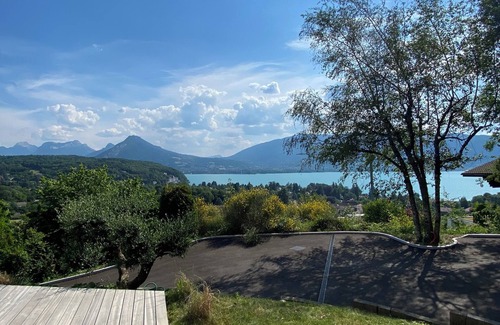 Menthon-Saint-Bernard Apartamento | Appartement Neuf Avec Superbe vue sur le lac Dannecy