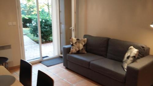 Charbonnieres-les-Bains Apartamento | Appartement dans propriété calme en pleine nature