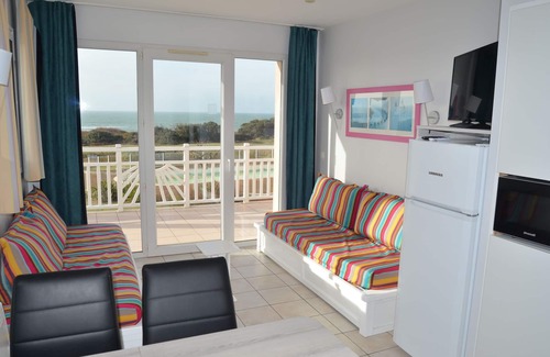 Chateau-d'Olonne Apartamento | C107 Front de mer piscine-Apartamento-Apartamento-Baño con bañera-Balcón