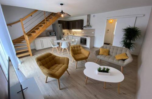 Saint-Julien-les-Villas Apartamento | appartement maison en duplex 80m² jardin terrasse