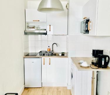 Villefranche-sur-Saone Apartamento | Appartement avec place de parking et piscine