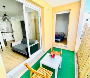 Villefranche-sur-Saone Apartamento | Appartement avec place de parking et piscine