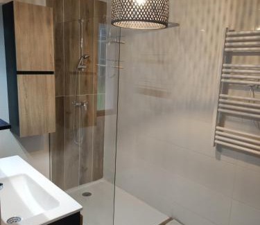 Saint-Georges-de-Luzencon Apartamento | Appartement à la campagne