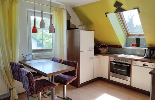 Dobersberg Apartamento | Appartement 1 für Drei Personen mit Blick auf den Garten