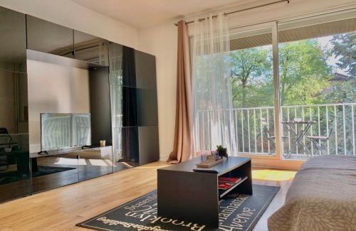 Enghien-les-Bains Apartamento | Appartement 12 min Paris - Parking Privé Gratuit - Wifi - Netflix - Balcon