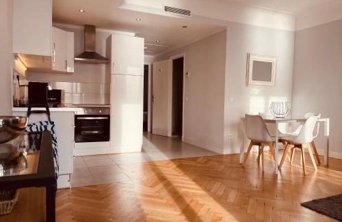 Fabron Apartamento | Appartement 2 chambres avec Terrasse Vue sur la Mer