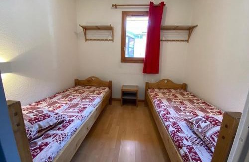 Brides-les-Bains Apartamento | Appartement 2* Confort 5 Pers, Balcon, Centre de Brides-les-Bains, Proche Thermes & Télécabine - FR-1-512-137