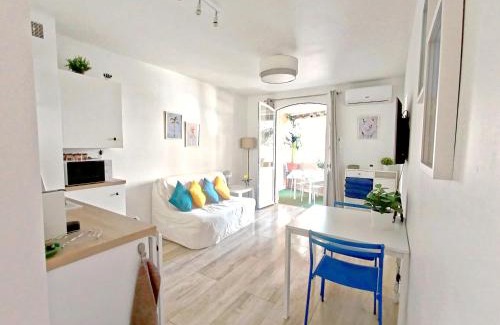 Toulon - Hyeres Apartamento | Appartement 2 pièces avec Balcon, Clim et Parking au Port de Hyères