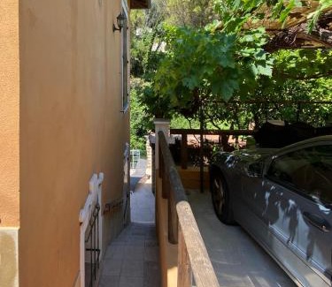 Fabron Casa | Appartement 2 pièces avec terrasse et parking, WIFI, climatisation