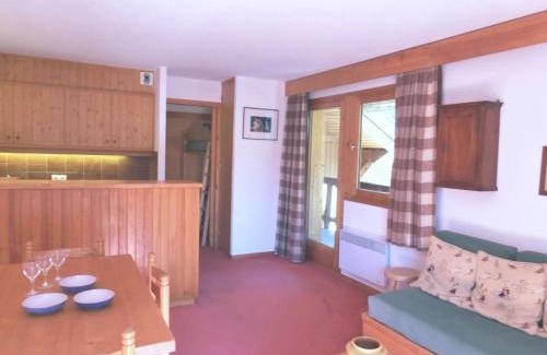 Meribel Apartamento | Appartement 2 pièces + cabine pour 6 pers, Méribel Altiport, pied des pistes et golf, parking inclus - FR-1-411-9