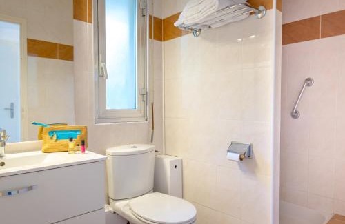 Saint-Raphael Apartamento | Appartement 2 Pièces avec Balcon, Climatisé, Proche Plage et Centre-Ville - FR-1-466A-2